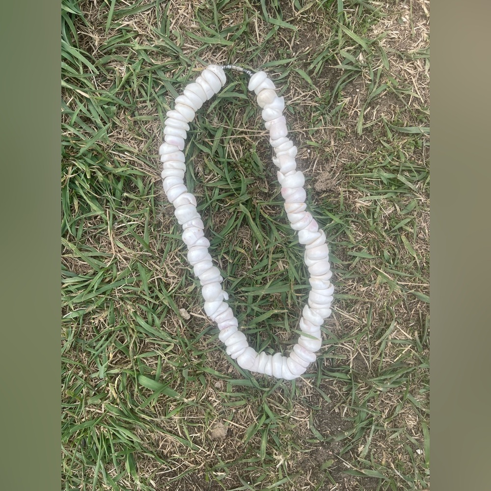 Hawaii Souvenir Surfer Jewelry Handmade White Natural Puke Shell Necklace